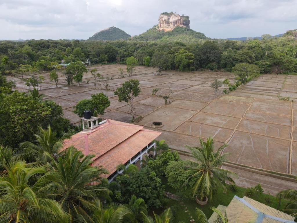 Castle View Sigiriya 호텔 외부 사진